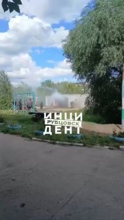 Пожар в Рубцовске: Огнем охвачены гаражи на Пролетарской