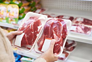 Обязательная маркировка мяса, рост детской лудомании и предустановка российских приложений с 2027 года